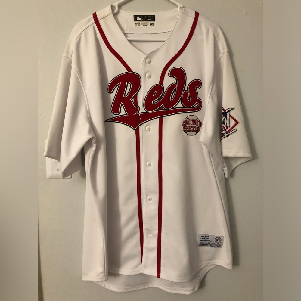 Genuine Merchandise Cincinnati Reds White and Red Button-Up Jersey